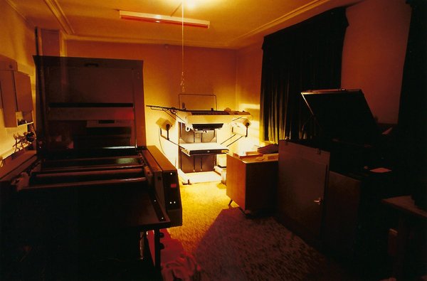 1988, Dunkelkammer