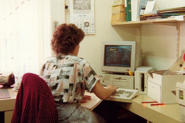 1988, Computer halten in der AVOR Einzug